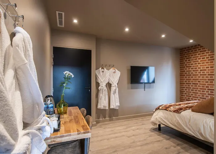 La Briqueterie فندق مبيت وإفطار *